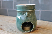 Load image into Gallery viewer, Stoneware face oil burner ~ By croucherli