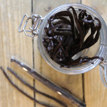 Load image into Gallery viewer, Organic Black non-split Vanilla pod ~ Per 4g