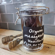 Load image into Gallery viewer, Organic Black non-split Vanilla pod ~ Per 4g