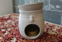 Load image into Gallery viewer, Stoneware face oil burner ~ By croucherli

