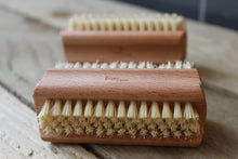 Load image into Gallery viewer, Natural nail brush
