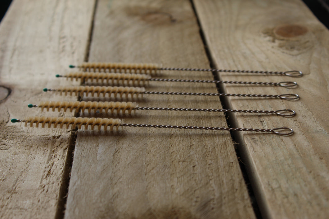 Straw cleaner
